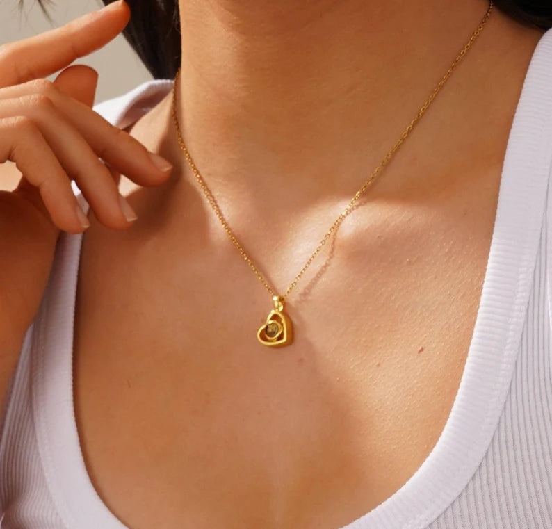 Heart Shape Projection Necklace