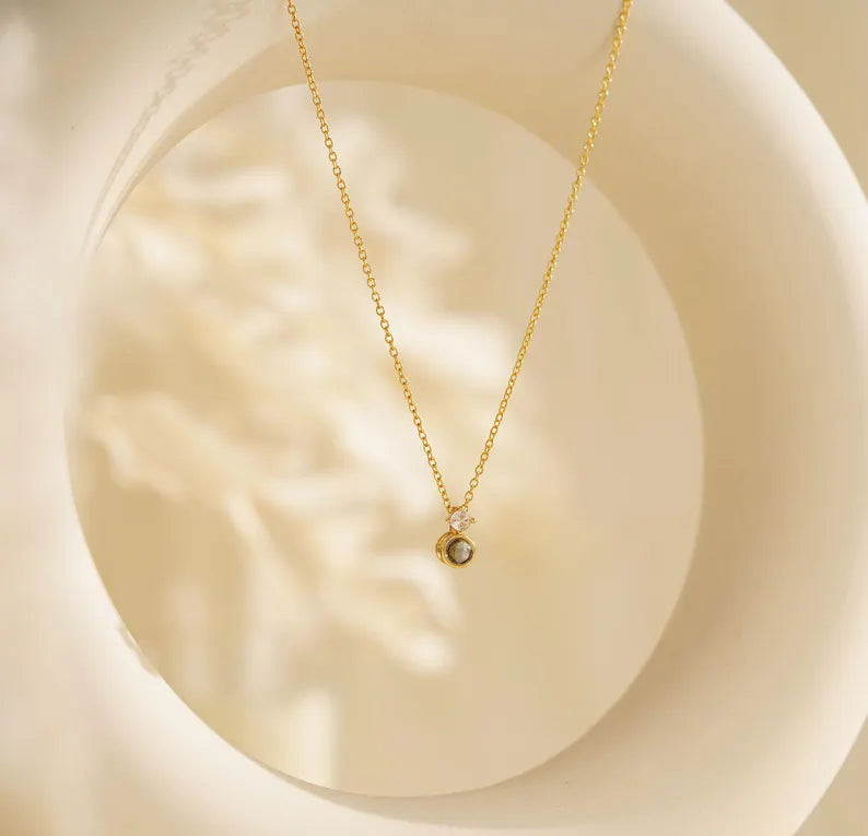 Solitaire Diamond Projection Necklace