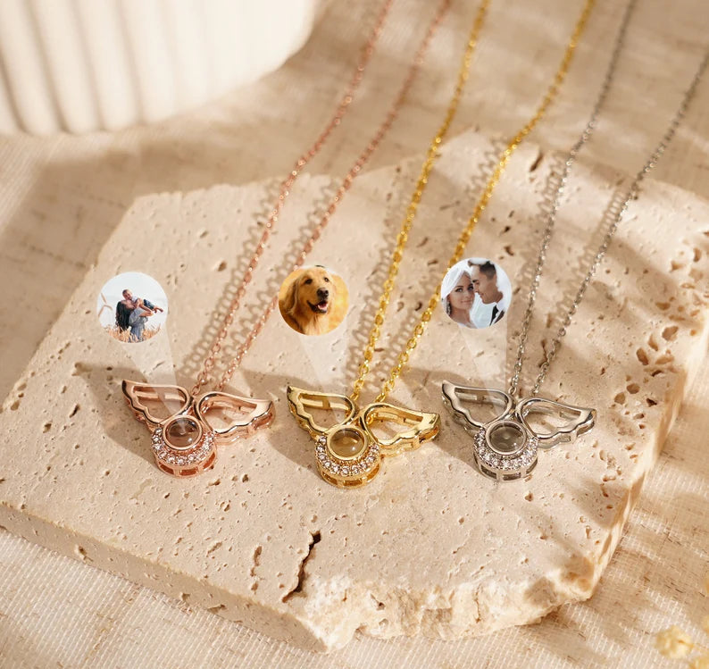 Wing Shape Projection Necklace