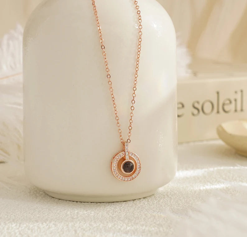 Round Center Projection Photo Necklace