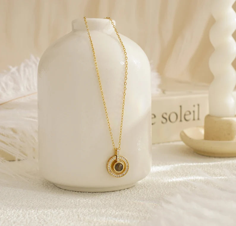 Round Center Projection Photo Necklace